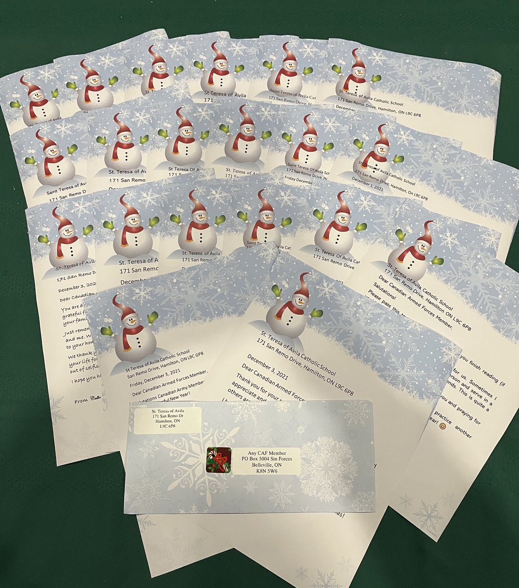 CFilinski's tweet image. Our Gr. 6 students from ⁦@sttaces⁩ Hamilton are sending some holiday cheer and prayers to ⁦@CanadianForces⁩ abroad. Thanks Mr. Loschan for lending me your class! #Empathy #Appreciation #CdnForces #HWCDSB