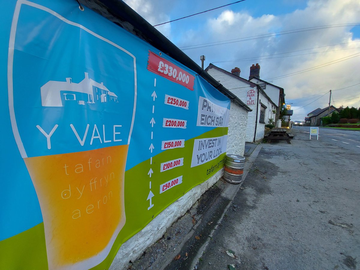 Ni dros hanner ffordd i brynu'r Vale, ar ôl ymdrech arbennig yr wythnose dwetha.
Fe wnaeth ein ffrindiau yn <a href="/mentertynllan/">Ty’n Llan</a> godi 55% o'u targed yn yr wythnos ola - wrth i lwyth o bobol uno â'u menter.
Mae e'n bosib. Dim ond wythnos fach arall.
Chi 'da ni?👉 tafarn.cymru