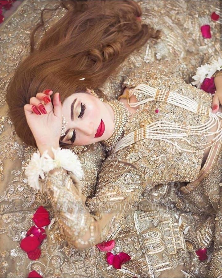 من پسند شخص سے اپنا نام سُننا اور اُن سے گفتگو کرنا۔۔۔
دل کی تسکین میں شمار ہوتا ہے۔۔۔!! 🥀☺💯
<a href="/khak_zada1/">بے نام ✌👫</a>