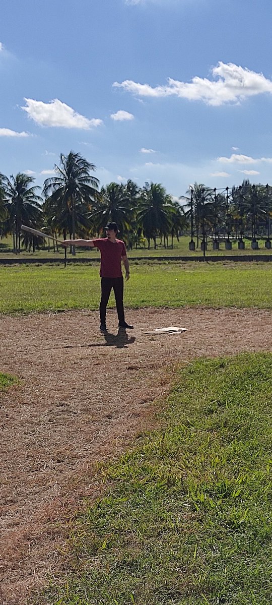 DanhizDP's tweet photo. Sábado de deporte, intentando jugar pelota entre dirigentes de la #FEUJC del @AlmaCujae de más de tres años con los pinos nuevos. Esta la ganamos seguro👏💪😁⚾

@AndresCarvaE @OscarSamon @DiansyHong @aperdomoc99 @RainerSM13 @sergiodiasg @GinetMa @TretoCujae @DTropaChe @Day_Cspds https://t.co/4B4OdlcUZP