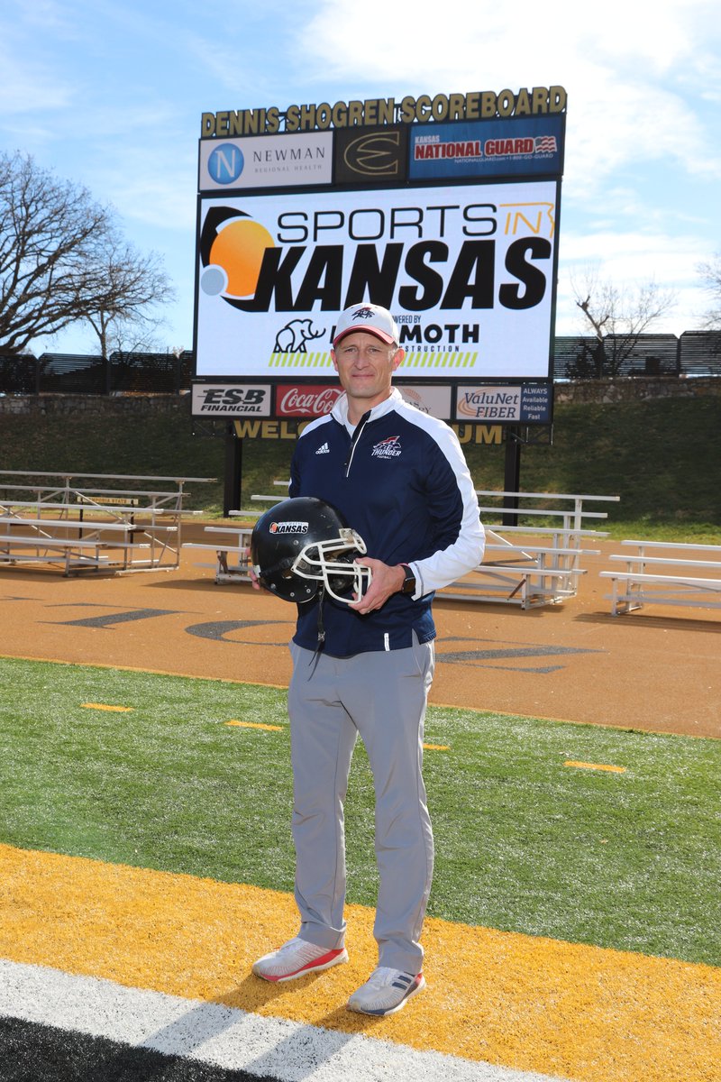 sportsinkansas's tweet photo. 2021 Sports in Kansas 4A Football Coach of the Year

Tom Radke, St. James Academy

Won their last nine games after 0-4 start and have went back to back in 4A. 

View COY capsules: https://t.co/Hwh3st1nwv https://t.co/b3vlnlQugE