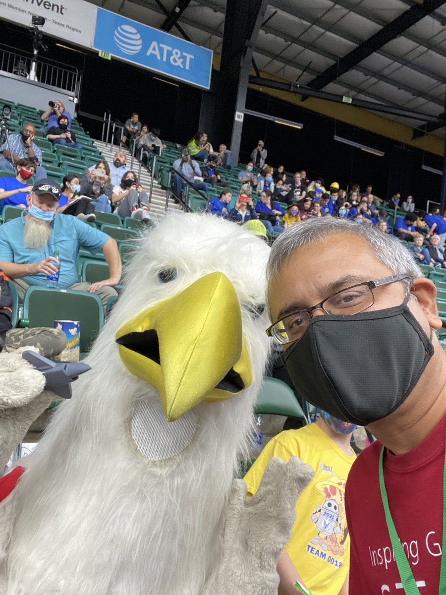 hschhaya's tweet image. It’s so much fun to run into old friends at the @uiltexas @BESTRobotics championship 😀
#omgrobots #MoreThanRobots