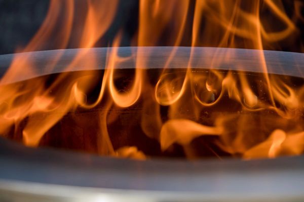 AlohaHotTubs's tweet photo. Coulee was designed to replace the traditional wood burning fire pit. Use as a staple in your backyard, cabin or campsite and enjoy all the benefits of a real wood burning campfire with significantly less smoke or smell.
Enjoy the benefits of cooking over fire by adding the grill https://t.co/S6ZHYNtwwT