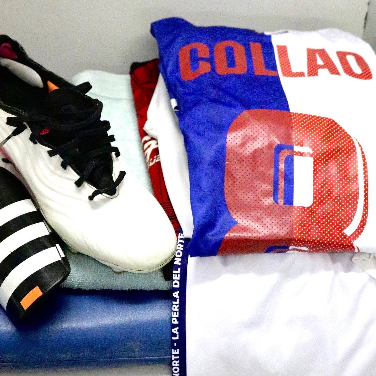 ClubAntofagasta's tweet photo. A DEFENDER ESTOS COLORES 💙💙💙💙💙
🔵 #CDA | #CDAvsColoColo https://t.co/rnf0nI43fg