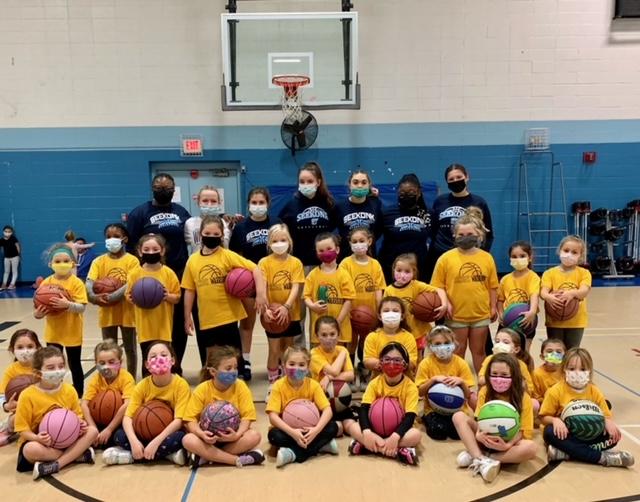 Great Job to the Lady Warriors who volunteered at the Rec Clinic this morning. <a href="/SeekonkHS/">Seekonk High School</a> <a href="/DrWhalen3/">Bill Whalen</a> <a href="/MattBosh75/">Matt Bosh</a> @ERThomas_AP