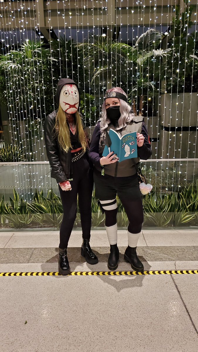 mrskiwi_'s tweet image. SEATTLE has been so amazing! I got to meet @Jtweasel1 for my first time &amp;amp; spend the first day of #ECCC2021 together 🖤 !!!  Ilysm 🖤