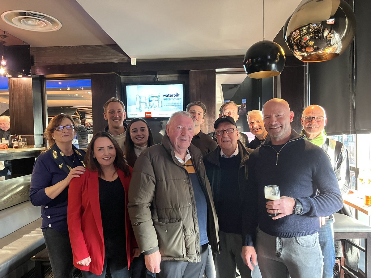 It was great to meet up before todays game with Allan and the amazing Doctors, Nurses and Paramedics who saved Allan’s life at the Spurs game a month ago.Ruth, Tracey, Rebecca, Russell, Matty, Dave and Tom. You guys are incredible. A great day for the Toon! THANK YOU. ⚫️⚪️⚫️⚪️⚫️