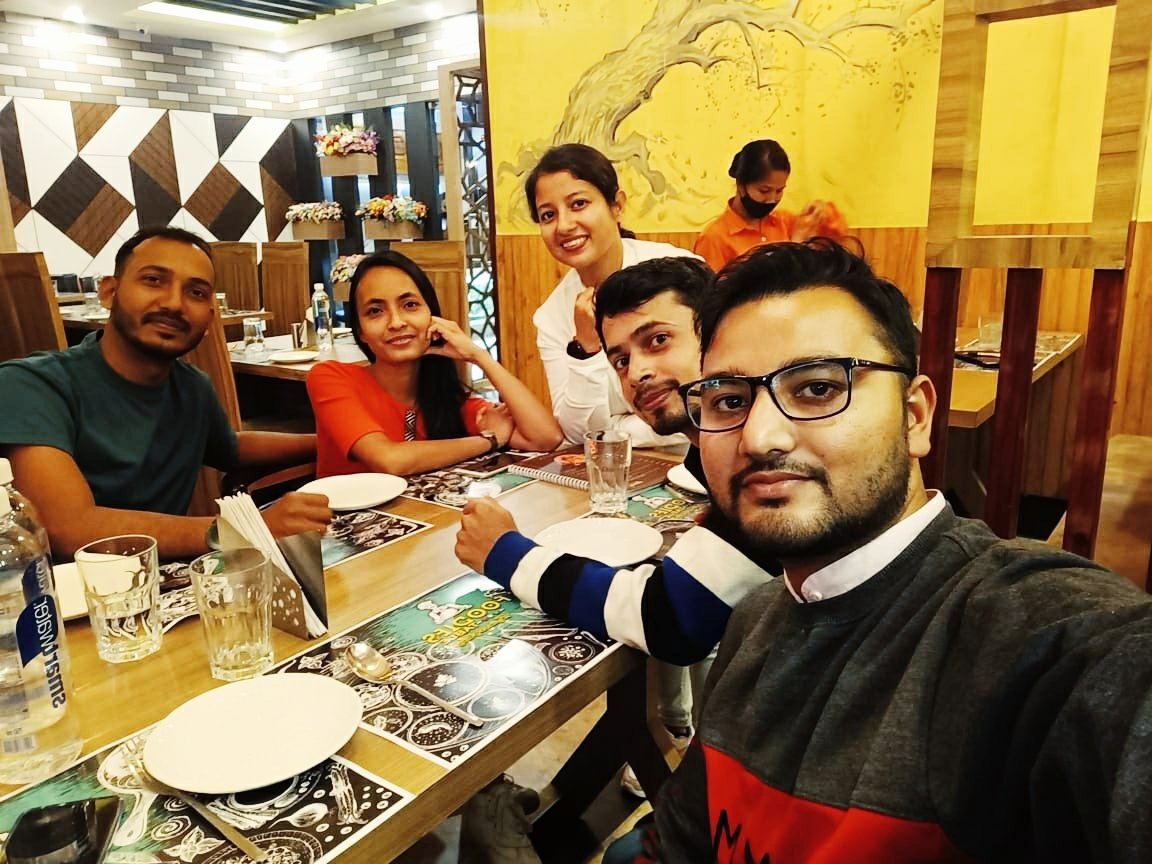 L0vingStranger's tweet photo. Married 😬 https://t.co/cvrcTRF9n7