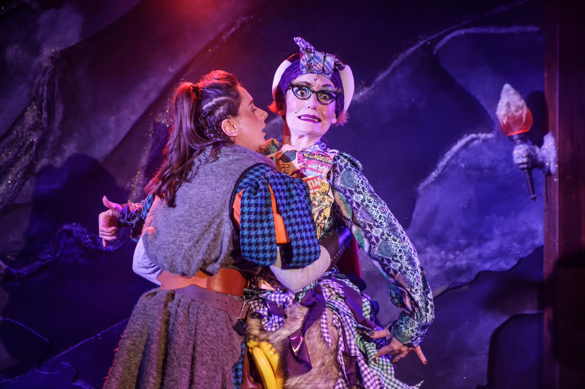 charlescourt's tweet photo. Congrats to our brilliant team #Beowulf - they couldn’t be more deserving of the great reviews! 👏
★★★★ - @LondonLivingUK
★★★★ - @theatre_weekly
★★★★ - @spyinthestalls
★★★★ - @londontheatre
★★★★ - @TheReviewsHub
★★★★ - @pubtheatres1
📸 @CFullerPhoto https://t.co/2GUGLpdMEm
