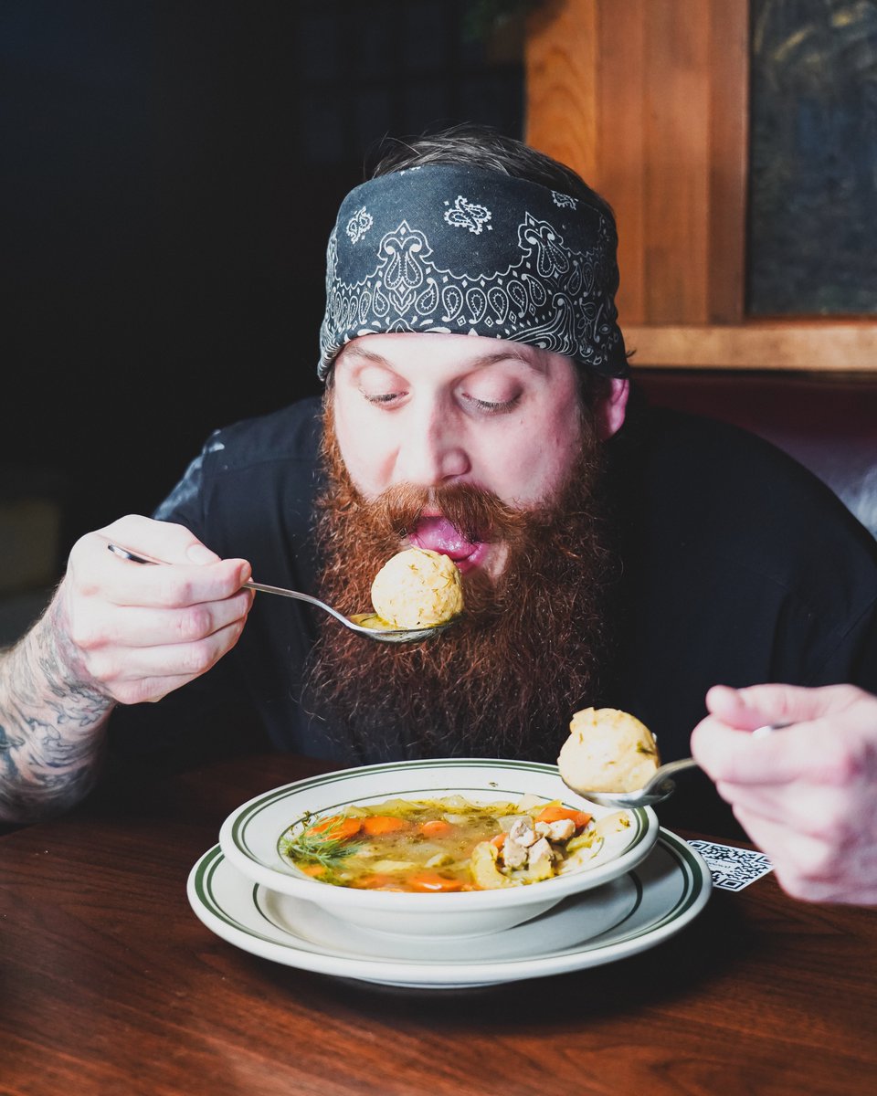 pepinothemouse's tweet photo. Remember Bubbe Janet’s Matzah Ball Soup?
It’s back this weekend only…next door at @caffelatana!
Brought to us by Dan @thepreppinweapon’s 
grandmother’s recipe (est.1920!) for which she was famous. 
🕎 
Proudly featured for brunch today and tomorrow at La Tana.
Happy Hanukkah! https://t.co/iHz01IGkBl