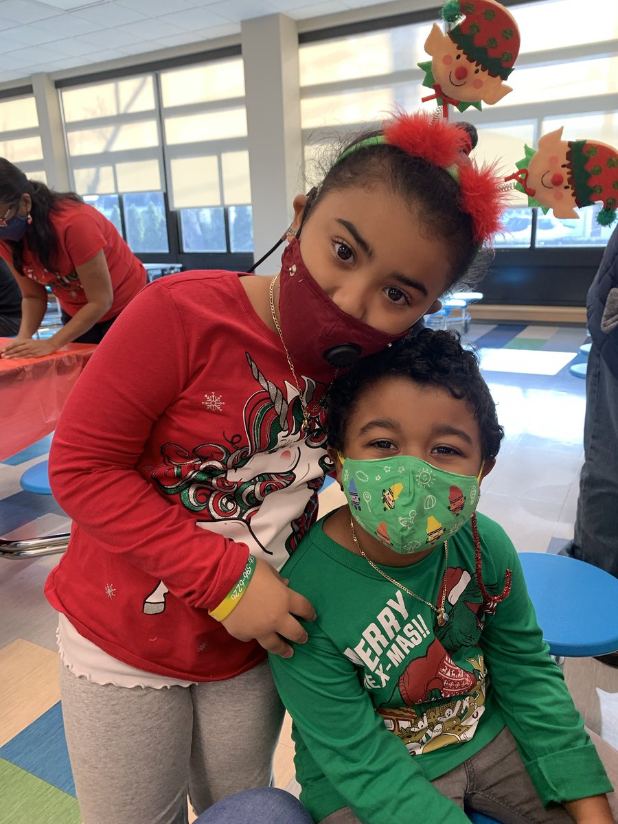 Madison89833880's tweet photo. Wheeler Avenue School Holiday event ❤️ FUN! https://t.co/sTQCoK4kE5
