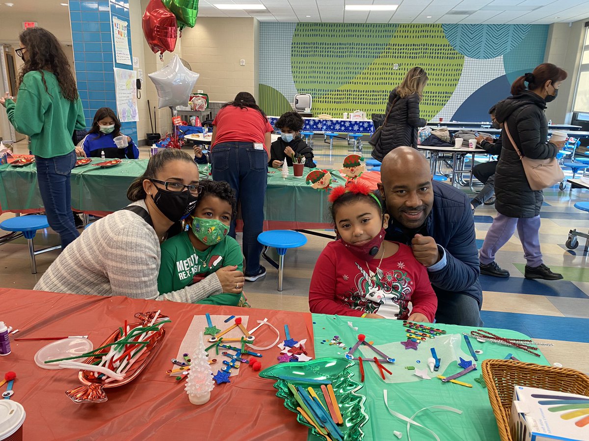 Madison89833880's tweet photo. Wheeler Avenue School Holiday event ❤️ FUN! https://t.co/sTQCoK4kE5
