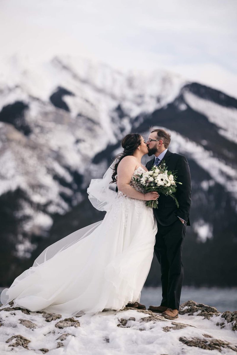 Sooo I got married last weekend in the Rocky Mountains! 😍