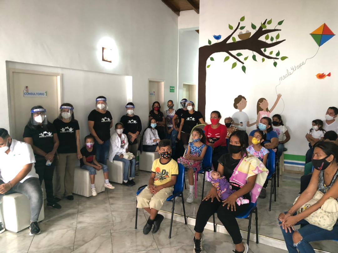meals4hope's tweet photo. En Acarigua abrimos las puertas del Centro de Atención Arianny, para la atención de niños/as, mujeres embarazadas y lactantes. Arianny fue la primera niña en Portuguesa que, con nto apoyo, superó la desnutrición en 2019. ¡Gracias equipo por su constancia compromiso y cariño! https://t.co/PN8fa3h2RE