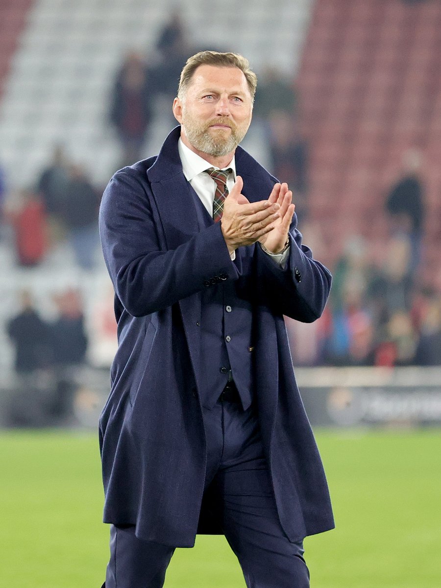SouthamptonFC's tweet photo. Happy three years, boss ๐
#SaintsFC https://t.co/Eb3JKGyiTu