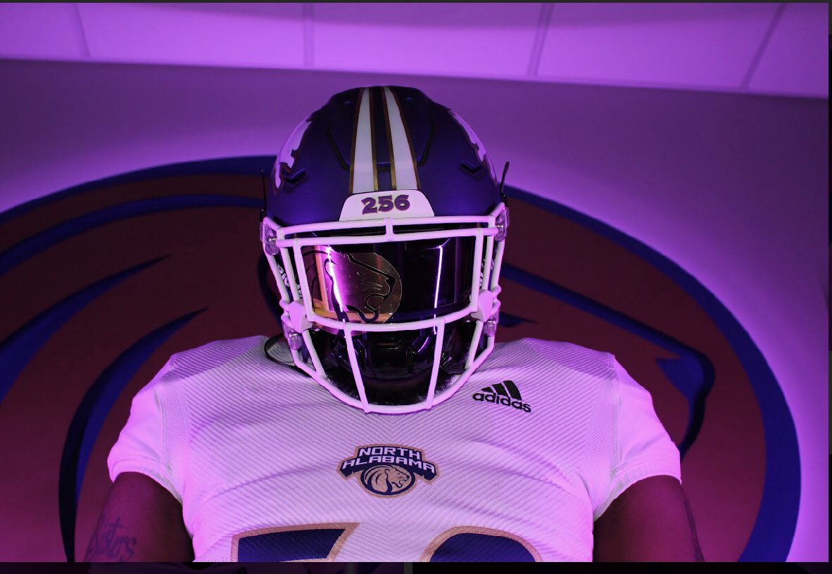 No matter what u on I’m on a different time 🟡🟣💰UNA Official Visit 🦁