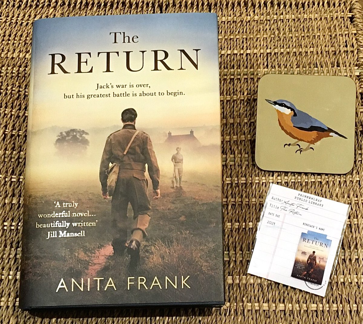 Ajes74's tweet photo. INTERNATIONAL #BOOKGIVEAWAY! To #win a signed copy of #TheReturn, a glossy nuthatch coaster &amp; a magnetic #TheReturn bookmark:
🌾Follow if you’re not already 🌾Like 🌾Retweet 🌾Tag a friend
Comp closes 12pm GMT Sun 12 Dec. Also running on Instagram @anitafrankauthor Enter on both! https://t.co/MxprUkhi3W