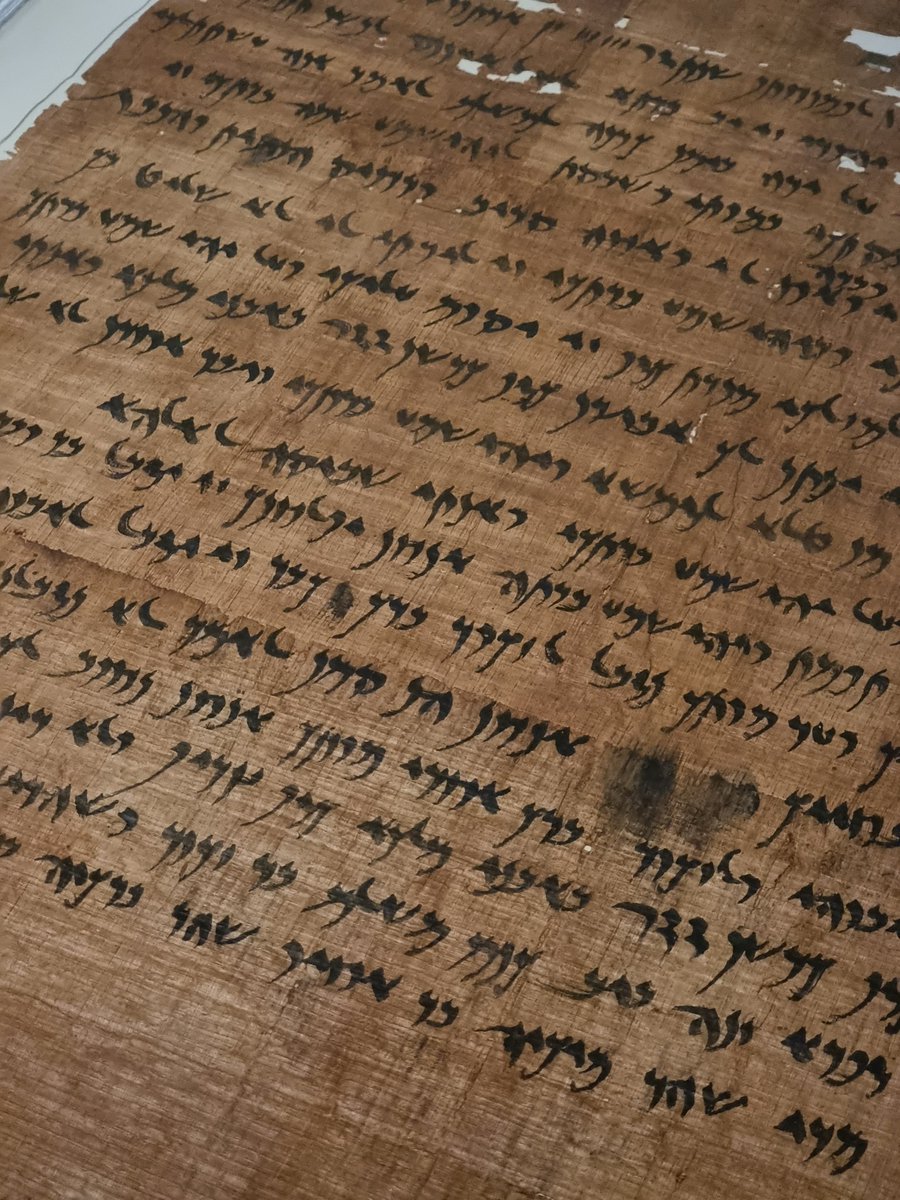 Bh_remi's tweet photo. Trésors du monde de l'écrit à l'exposition "Juifs d'Orient" à @imarabe. https://t.co/r7Alzjye04