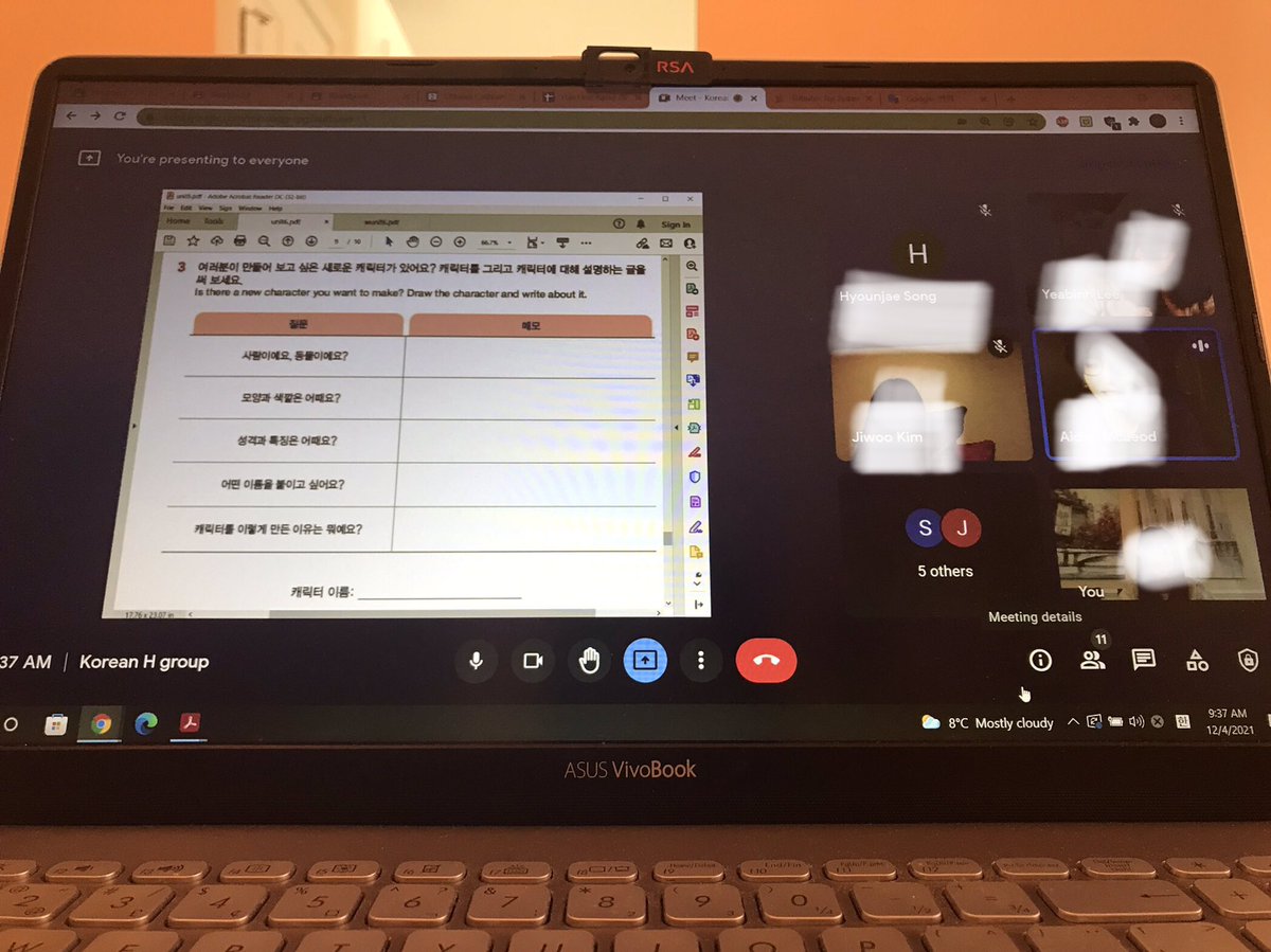 2_korean's tweet photo. 2021-2022 Korean Class

9:00-10:00 High group
10:00-11:00 Low group 
11:00-12:40 In-service training for ILP Teacher
@MarianneKayed @OCSBContEd 
#Korean #ILPOCSB https://t.co/BDR5fushvE