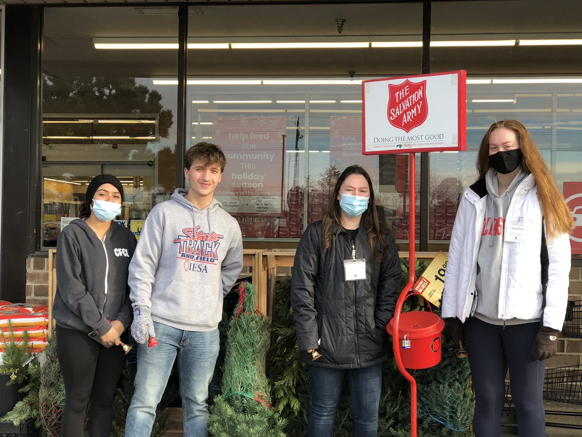 NhsCary's tweet photo. Thank you to everyone who donated to our #redkettle this week when we rang our bells at Jewel-Osco in Cary. We will be ringing again in FRG on Tuesday and Thursday! @CaryGroveHS @kveldyCG @salarmychicago @NeilLesinski #WeBeCG https://t.co/epOorvI2z9