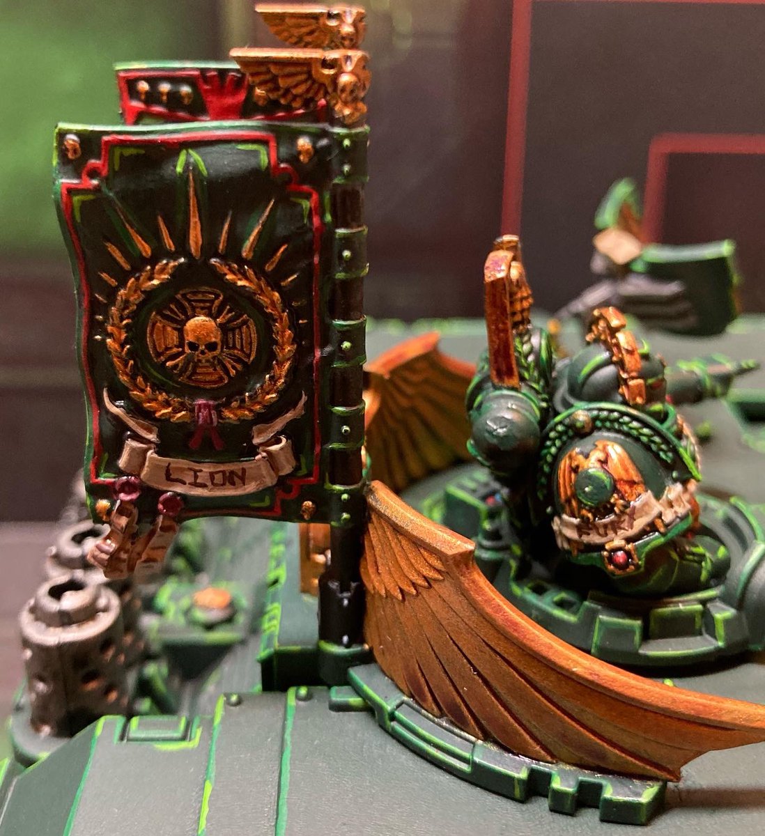 averagepaints's tweet image. Finally finished my Dark Angels Land Raider Excelsior! The Warhammer World exclusive command tank all decked out in Caliban Green for The Lion! #WarhammerCommunity #PaintingWarhammer #Warmongers