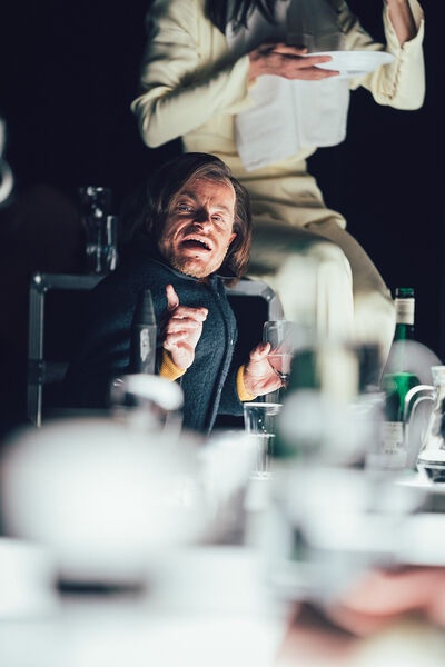 ErwinAljukic's tweet photo. Heute #premiere HELDENPLATZ in der Rolle des Lukas Schuster. Heute ab 19h an den @M_Kammerspiele  

#theater https://t.co/U8Z2Vj0lE0