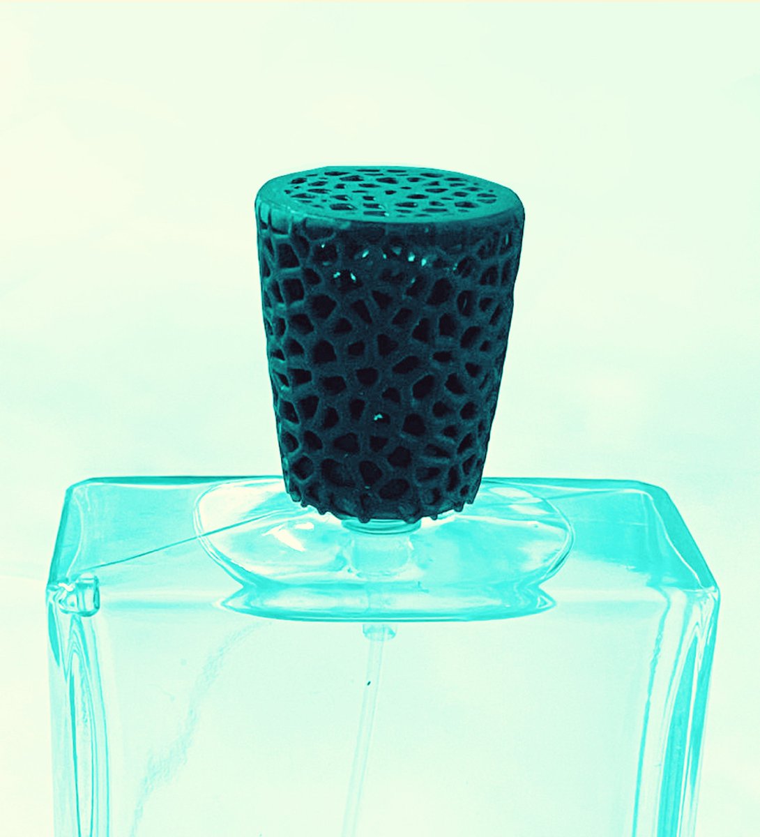addimensional's tweet photo. Tapas para frascos de perfumes impresas en 3D
.
Cooooooompro pomitos de perfume vacíoooooooos 🎵🎶!
.
#hechoencuba #addimensional #ManufactuaraAditiva #aditivemanufacturing #maker #cubandesign #cubanmaker #3D #3dprinting #impresion3d #comunidadmaker #makercubano https://t.co/fMA6vDInjr