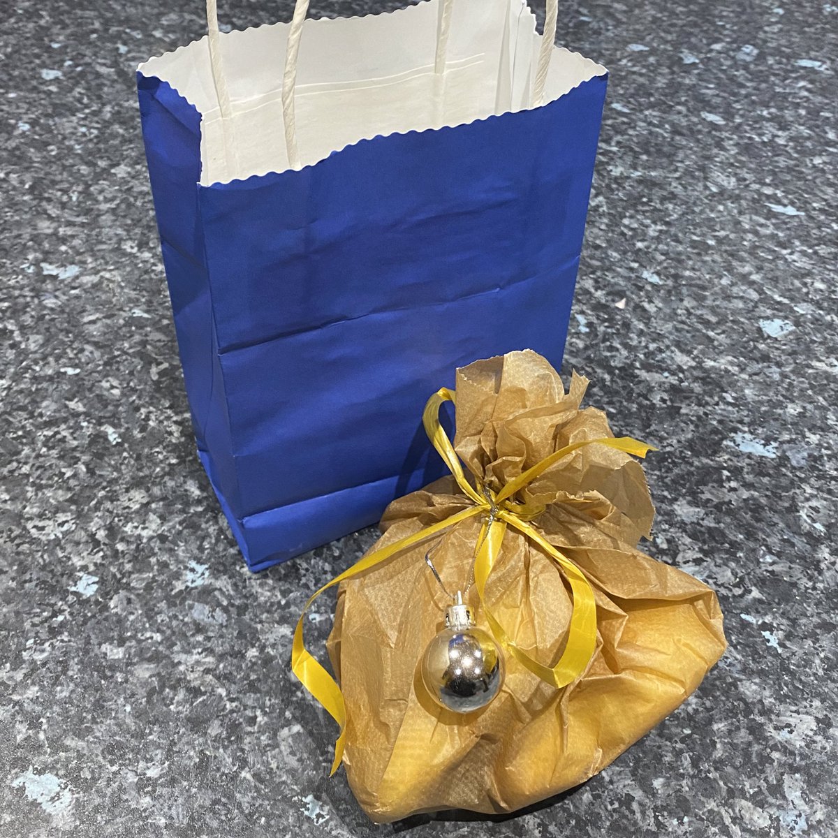 sezfreeman's tweet photo. Since the first lockdown, my neighbour and I have been leaving each other things we’ve baked on a little gap in the wall between our houses. Today she left me some Lussekatter! (Swedish saffron buns) 🧡 https://t.co/7w8FLMHC8C