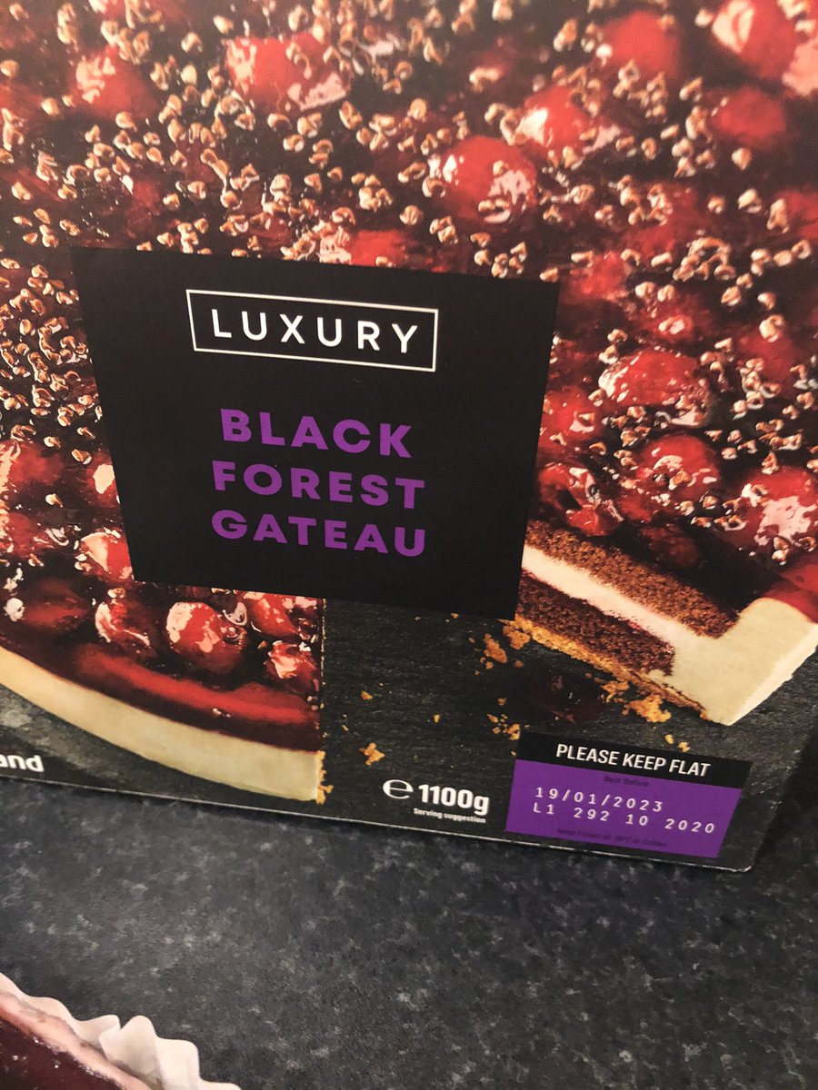 robilouisey's tweet image. Never been a Black Forest gateau in it’s life @IcelandFoods #itsacheesecake #mumsswerveicelandthischristmas #whyyoulyinfor 🤷🏻‍♀️