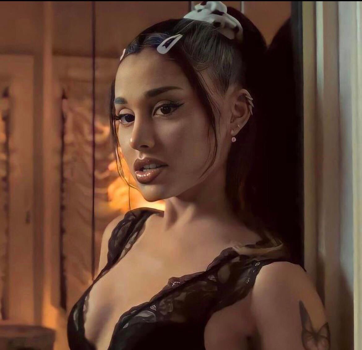 BSE127's tweet photo. Ariana Grande 🇺🇲 https://t.co/IybbPYclA0