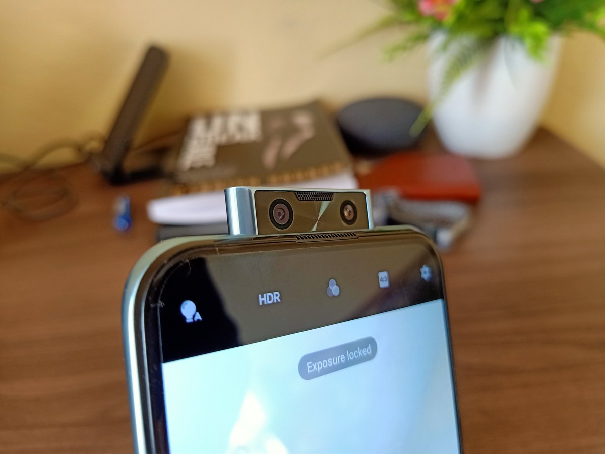 NicKanali's tweet photo. #vivoV17pro.
Also this camera tech died? 😀 https://t.co/E91d3ViDKD