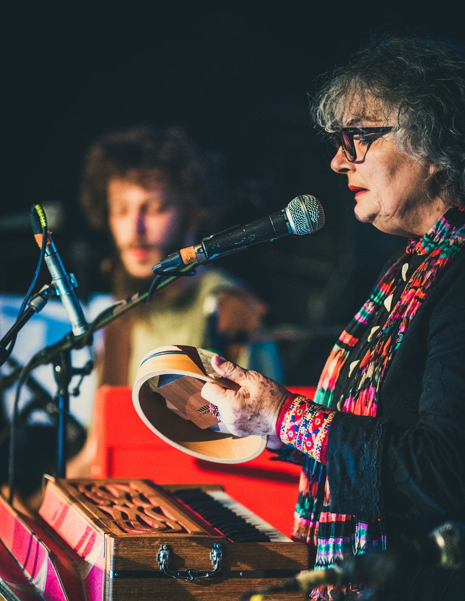 Delić atmosfere sa koncerta <a href="/DunjaKnebl/">Dunja Knebl</a> i Roka Margete u <a href="/Mochvara/">Klub Močvara</a> 

Photo by Doringo Photography

Poruči/streamuj "Songbook Songs" na gngr.space/102

#geengerrecords #geengerrec #geengermusic #mochvara #dunjaknebl #rokomargeta #worldmusic #ethno #live #gig #concert