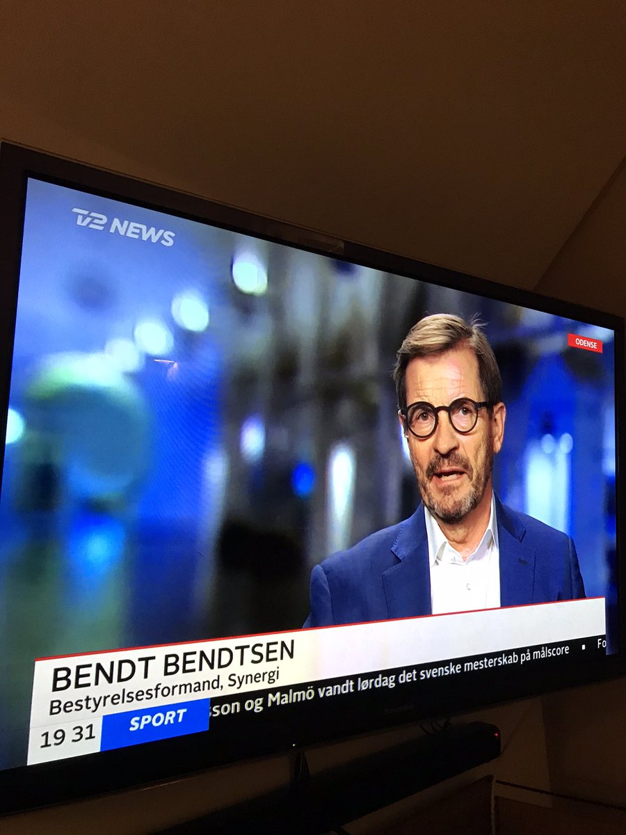 Synergiorg's tweet photo. Vi jagter CO2-besparelser alle steder i samfundet (..) Men vi har en kæmpe bygningsmasse, vi bør energirenovere (..) Grøn omstilling kræver både VE og energieffektivitet - i dag fik vi desværre ikke energieffektivitet, var budskabet fra @Bendt_Bendtsen på @tv2newsdk #dkpol #FL22 https://t.co/JNnhpihVaH