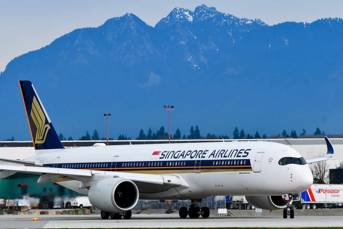 allalee's tweet photo. Inaugural @SingaporeAir departure from @yvrairport yesterday morning https://t.co/nZbC4VhGBr