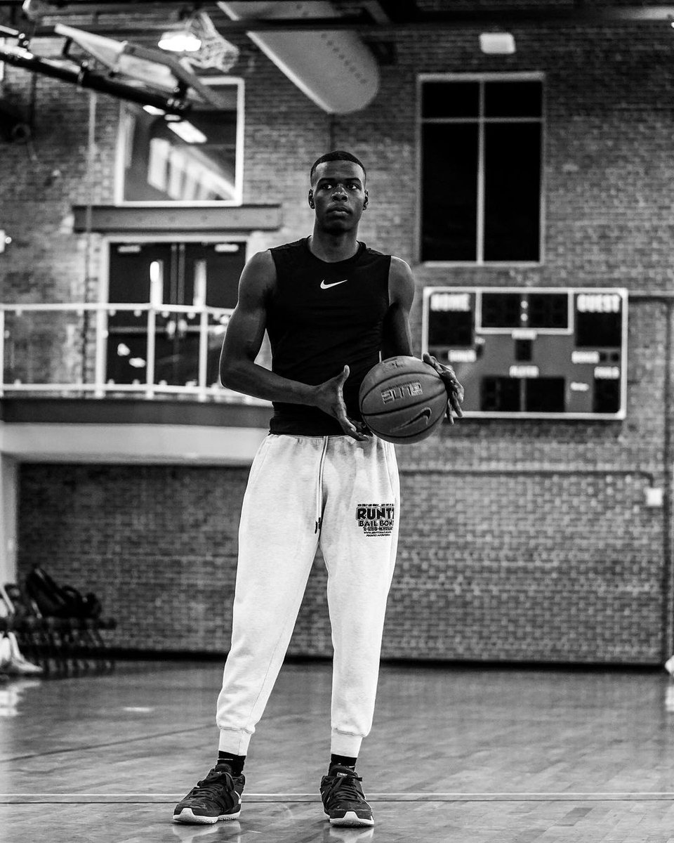rodgerbohn's tweet photo. 6'3 2023 Khalil Arnold of @LEC_Hoops (SC) helped himself as much as anyone at @NIBCOfficial @BKISHoops . Greenville native is severely under the radar SG with deep range and underrated ability to put it on deck a few times. Was great at @StellarHoops Elite 60 as well. https://t.co/7klfr1IL8a