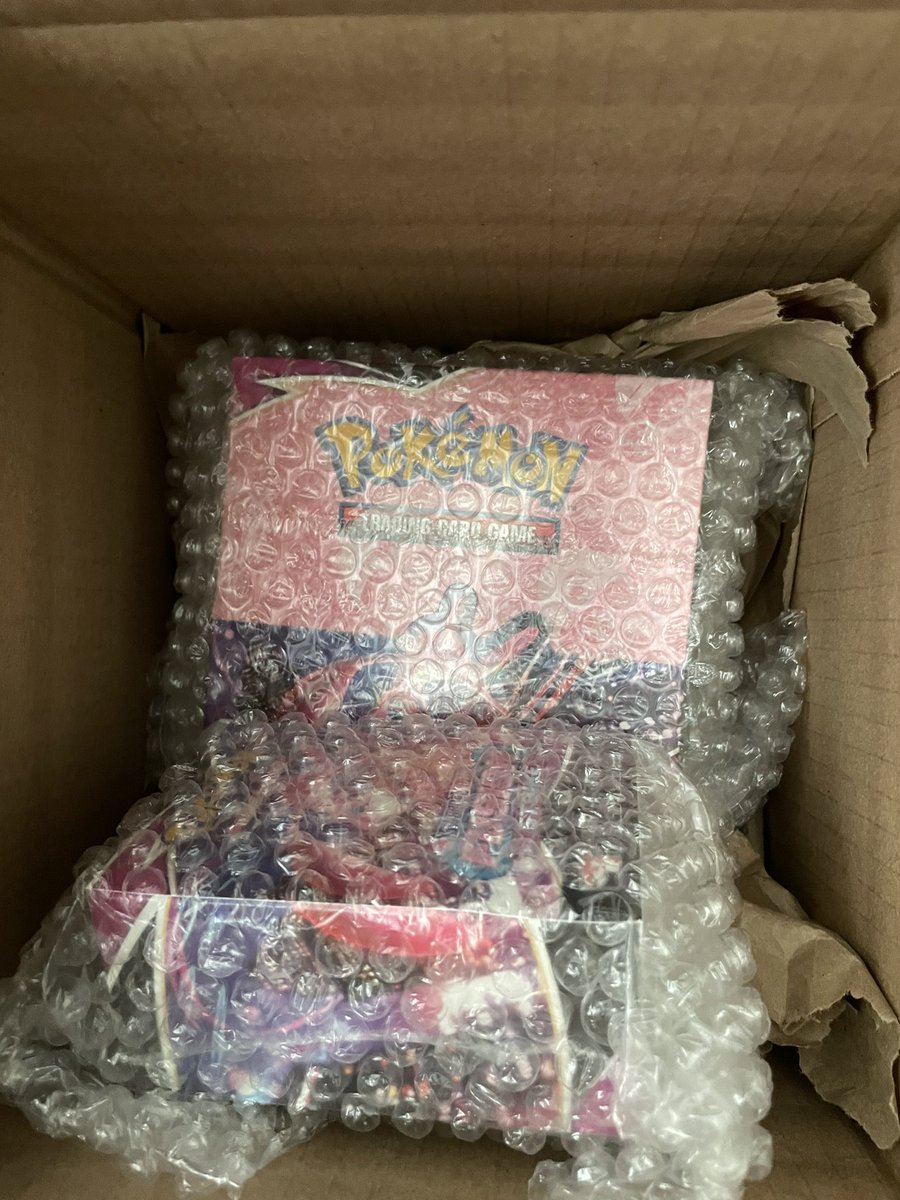 Thank you <a href="/rcktcollectible/">Rocket Collectibles</a> !!!! Awesome packaging too!! 💯 #pokemon #fusionstrike