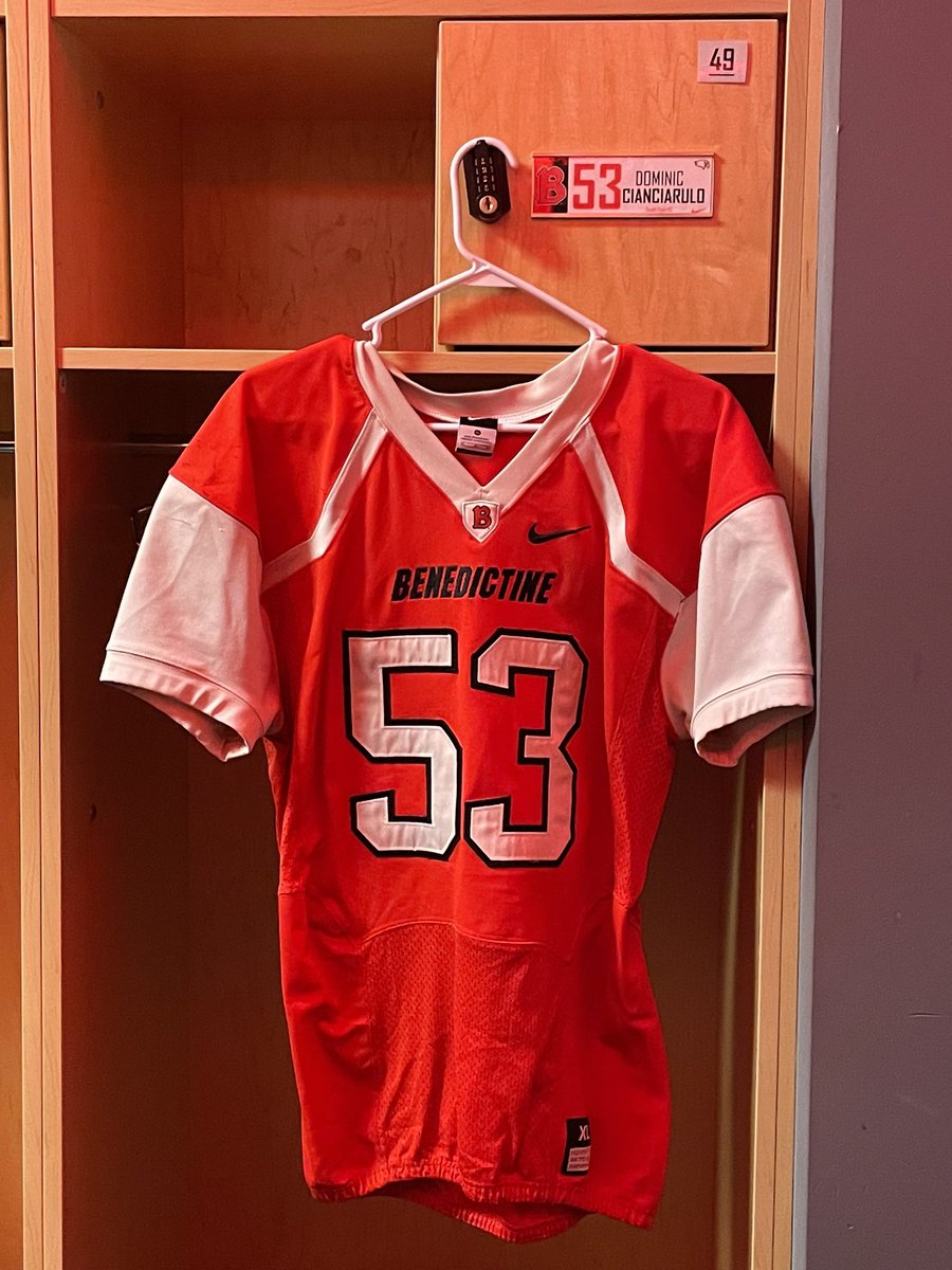 DOM1N1C53's tweet photo. Thank you @BenUFootball for having me out today. I had a great time checking out campus and learning about your program. @CoachSchradesBU @coachteonic @coachsmith99 https://t.co/TvUC2TFiin