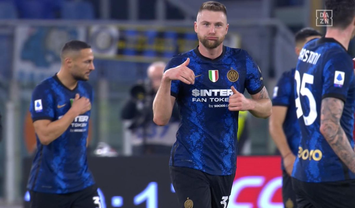 400bullets's tweet image. E ALLORA FACCIAMO IL TUTTO ESAURITO AHAHA ANDIAMO A FISCHIARE DZEKO E' PURE TORNATO IL CAPPETANO ALLO STADIO AHAHAH JOSE' HA PIAZZATO IL PULLMAN CINQUE DIFENSORI VEDI COME GLIELA INCARTIAMO NOOO MA COME GOL DA CALCIO D'ANGOLO NOOO EDIN CHE FAI NON METTERLA DENTRO NOOO @gmvalenza