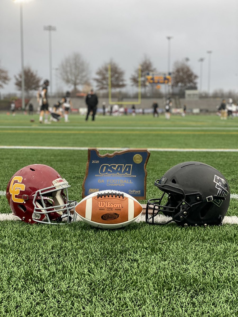 OSAASports's tweet photo. We are proud to use the GST in our partnership with @wilsonfootball, the official ball of the OSAA. #WilsonFootball #WilsonGST @DayOneFB https://t.co/qJPfGhSwBu