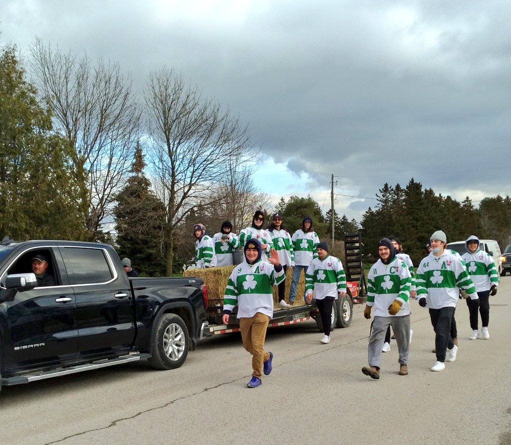 PrezLucanIrish's tweet photo. Super day for your @Lucan_Irish Jr Hockey Club!
Out assisting #LucanOntario Lion's Club and Lucan Firefighters with Santa parade food drive collection.
Thank you for your generosity!
@play_the_pj
@OHAhockey1
@cbj
#GiveBack
#GivingSaturday
#holidayseason https://t.co/2Gzx8NkGNw