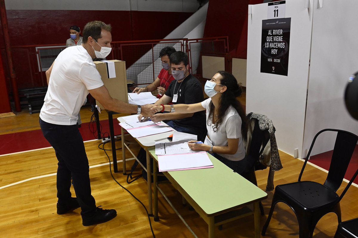 Filosofía River tweet media