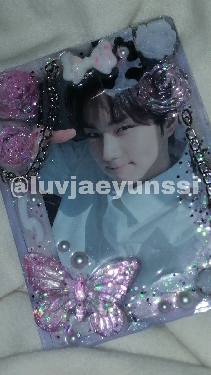 luvjaeyunssi's tweet photo. Jungwon pabebe pc finally came home!! Took me 6 months just to find this pcπ tysm @dojaenim!!! #TYDJN #cielo_buys https://t.co/ta3Qa40ZI2