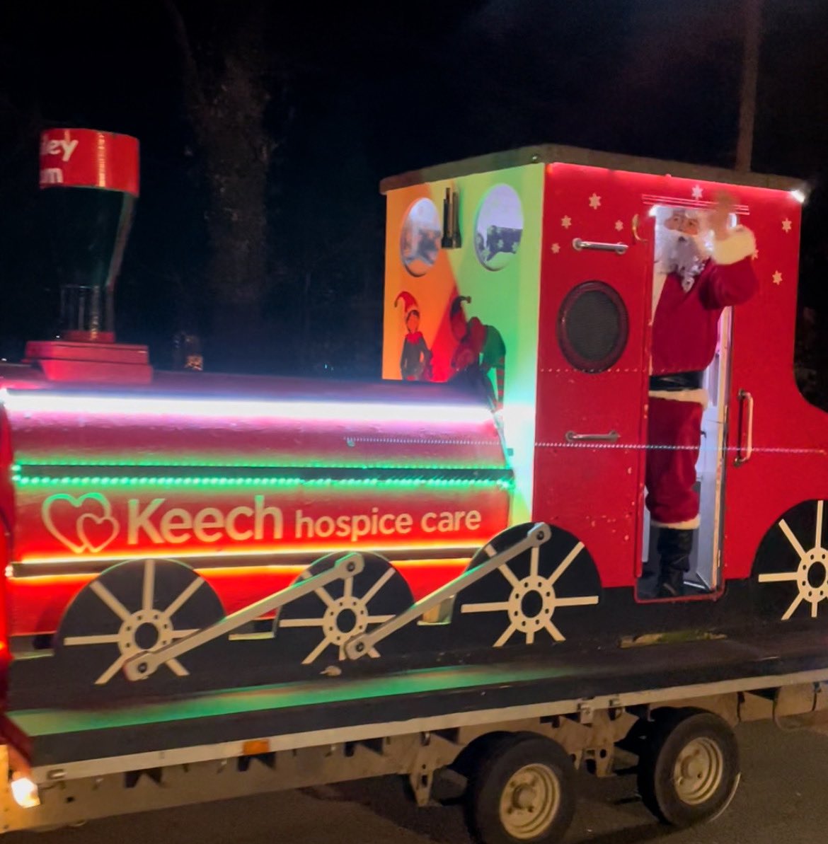 lea_mcc_uk's tweet photo. Kicking off Christmas in style every year! @KeechHospice and #smileysam with a strong army of volunteers! Keep an ear out for Santa (you will hear him before you see him!) and dig deep, Keech is phenomenal and we are so lucky to have it in #Luton! https://t.co/ugnsXvRNQy