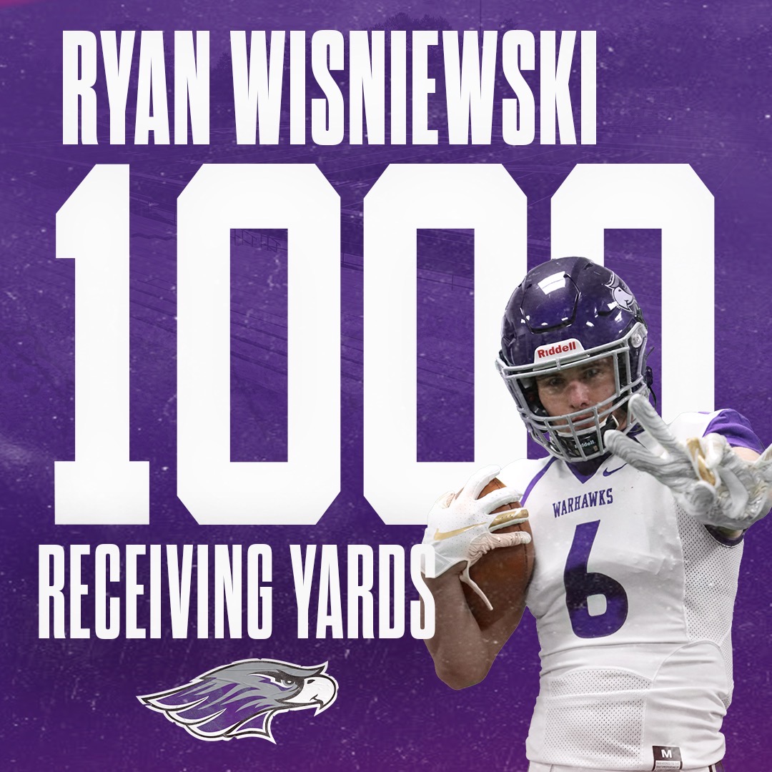 Congratulations to WR Ryan Wisniewski, who eclipsed 1,000 receiving yards for the season in the first half!

#d3fb | #PoweredByTradition