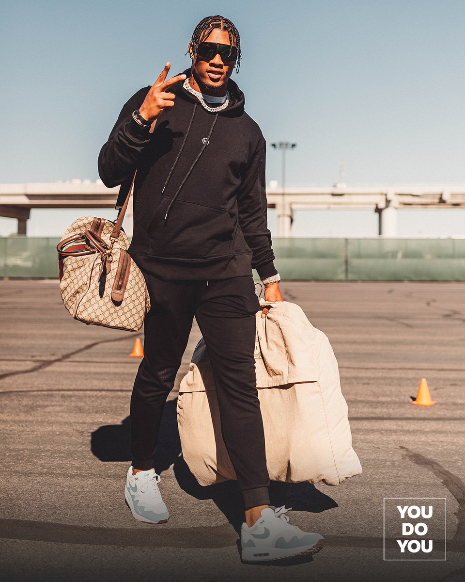 AZCardinals's tweet photo. On the scene. https://t.co/SHiMo4obR0