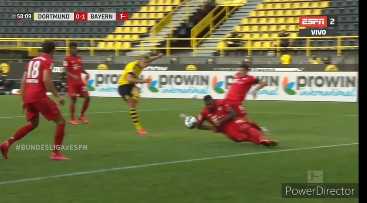 aritrabvb1909's tweet photo. Only in one of those occasions VAR was consulted and guess which way the decision went.

#BVBFCB https://t.co/OFuGU2LYDJ