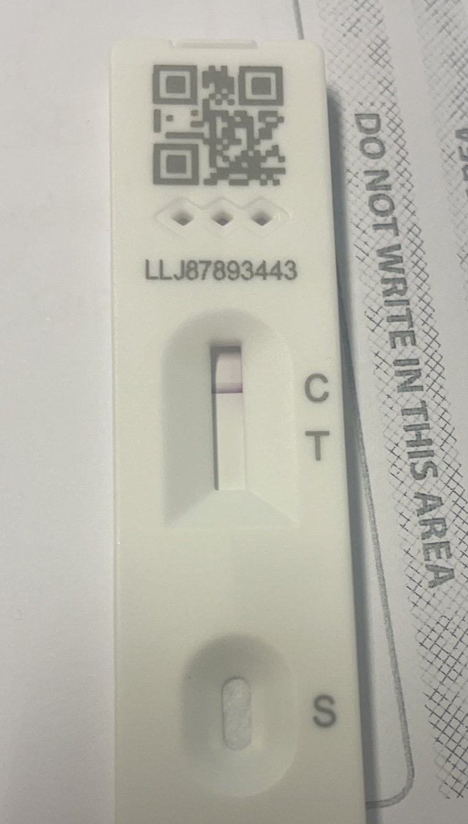 missgeog92's tweet photo. Why you should take lateral flows regularly. This morning vs. this evening: https://t.co/0pHj03SMaF