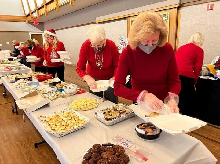 pcusabingewatch's tweet photo. #pcusabingewatch Derry Presbyterian #HersheyPA #CookieWalk Dec. 3, 2021 by Presbyterian Women. @PWPCUSA
All cookies donated by Derry members and friends.#NationalCookieDay @Presbyterian #pcusa #presbyterian #presbyterianchurch #cookies #cookietime #Christmas @Hersheys #chocolate https://t.co/lJxFA140R3