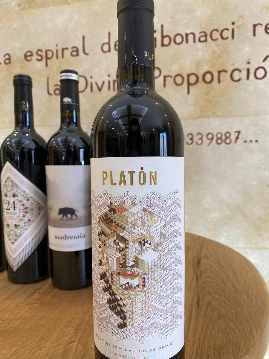 cristinasjr's tweet photo. 🍷🌏El 6-XII-2019, #VinoPlatón entraba en la sala de barricas de @divproporcion. Dos años después, es un vino reserva muy original y la gran marca ya en todo el mundo❤️
#VinoDeAutor #BodegaFamiliar #BodegaDivinaProporción #DeToroAlMundo
#LaBodegueraMásJovenDeEspaña #LucíaSanJosé https://t.co/9WAp1B2Nt9