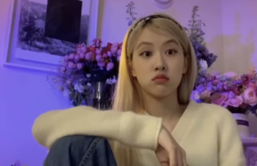 TBeo39's tweet photo. Love you at first sight! 
Vote for #MAMAVOTE #Rosé https://t.co/sBcFoLIlOf